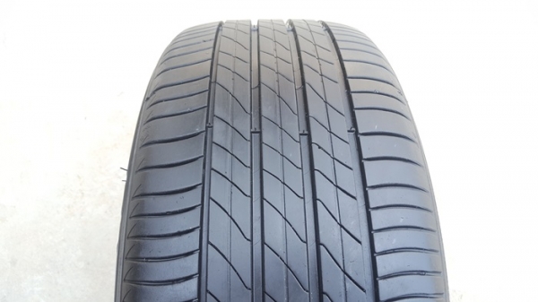 ขายยาง225/50/17 ปี  4215 MICHERLIN 3ST 4 เส้น