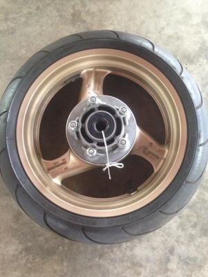 ขายล้อcb1300sf มือ2 japan