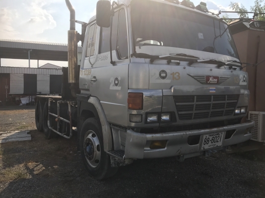 **ราคา 68,000 ** หัวเก๋ง HINO SS หัวใหญ่ 3ใบปัด สภาพสวยสุดๆ รักษามาก ไม่มีผุ กำลังจะยกลงจากรถ ขายด่วนนนน