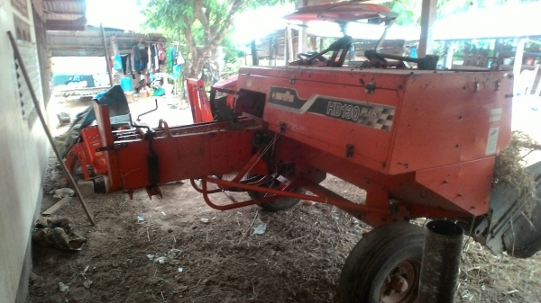 ขายเครื่องอัดฟาง คู้โบต้า HB 130 175000 บาท พร้อมใช้งาน ด่วน วันทูคอล 0986683479 dtac 0991751349 สิทธิ์ คับ