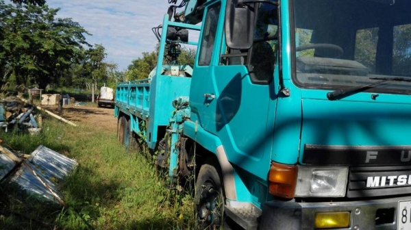 ขาย10ล้อ1เพลา พร้อมเฮี๊ยบมือ ขยุ้ม3ตัน สภาพพร้มใช้งาน เครื่อง165 6D14 กระบะ6เมตร