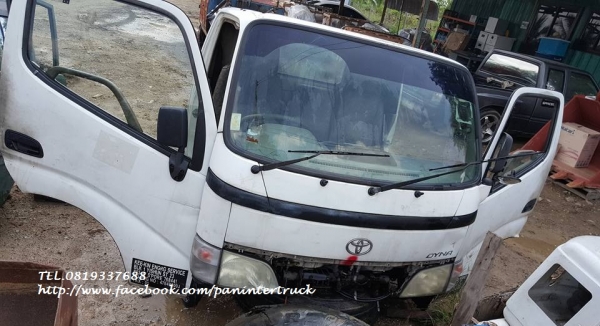 FROM JAPANหัวเก๋งรถบรรทุก4ล้อใหญ่,6 ล้อเล็ก /CABIN TOYOTA:DYNA-LY235R-300 (รุ่นใหม่/ตาหวาน/ยกหัวไม่ได้/มีขาหลัง)ราคาเพียง 52,000 บาท สนใจรีบติดต่อ 0819337688