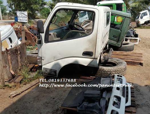 FROM JAPANหัวเก๋งรถบรรทุก4ล้อใหญ่,6 ล้อเล็ก /CABIN TOYOTA:DYNA-LY235R-300 (รุ่นใหม่/ตาหวาน/ยกหัวไม่ได้/มีขาหลัง)ราคาเพียง 52,000 บาท สนใจรีบติดต่อ 0819337688