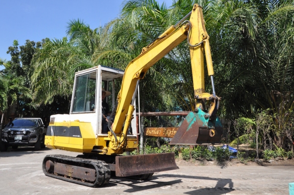 KOMATSU PC30-6 คอนโทลดี ปั้มแรง แน่นๆ สวยเดิมจากญี่ปุ่น ทำงานสมบูรณ์ทุกระบบ รับรองไม่ผิดหวัง 285,000 เท่านั้น!!