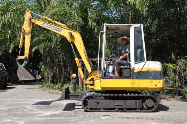 KOMATSU PC30-6 คอนโทลดี ปั้มแรง แน่นๆ สวยเดิมจากญี่ปุ่น ทำงานสมบูรณ์ทุกระบบ รับรองไม่ผิดหวัง 285,000 เท่านั้น!!