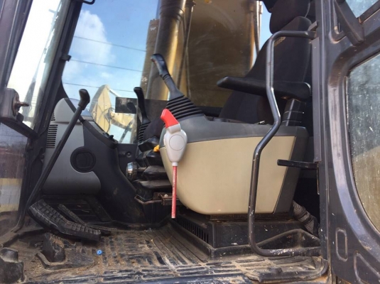 ขายรถขุดแบ็คโค PC200-8 โคมัสสุ ทำงาน12879ชม.ช่วงล่างเต็มไฟฟ้าครับเอกสารครบ