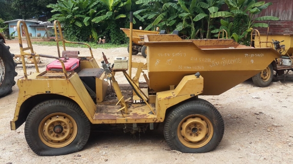 ขายรถดั๊มเปอร์พร้อมเครื่องสูบเดียวตามสภาพ 2คัน ขายคันล่ะ25000บาทครับ