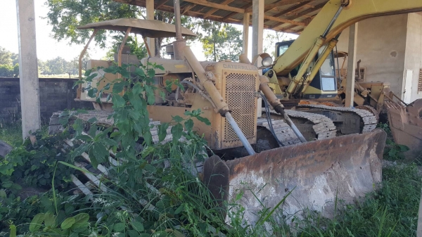 ขาย แทรคเตอร์ CAT D5B เกียร์ตัด เครื่อง 10Z ช่วงล่างเต็ม แถมใบตีนเป็ดให้อีก 1 ชุด เอกสารใบซื้อขาย ราคาคุยกันได้ครับ