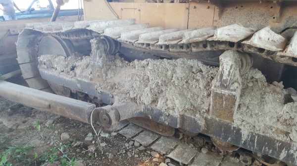 ขาย แทรคเตอร์ CAT D5B เกียร์ตัด เครื่อง 10Z ช่วงล่างเต็ม แถมใบตีนเป็ดให้อีก 1 ชุด เอกสารใบซื้อขาย ราคาคุยกันได้ครับ