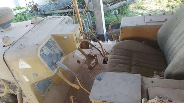 ขาย แทรคเตอร์ CAT D5B เกียร์ตัด เครื่อง 10Z ช่วงล่างเต็ม แถมใบตีนเป็ดให้อีก 1 ชุด เอกสารใบซื้อขาย ราคาคุยกันได้ครับ