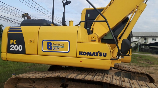 ขายด่วน!! Komatsu PC200-8MO 4,800 ชม.สภาพสวยค่ะ