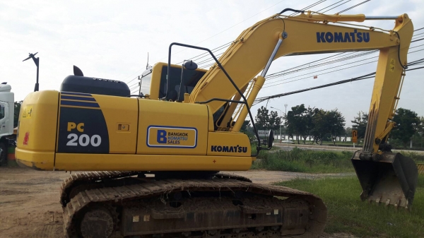 ขายด่วน!! Komatsu PC200-8MO 4,800 ชม.สภาพสวยค่ะ