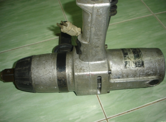 ขายบล็อกไฟฟ้า ยี่ห้อ makita รุ่น 6910 ขนาด 1" 1300 วัตต์