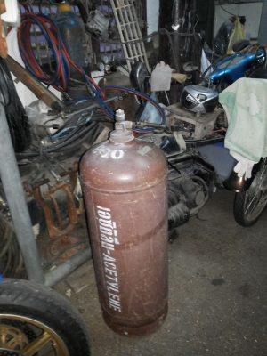 ขายถังแก๊สอซิธิลีน(ACITYLENE)ถังเปล่าสภาพดี ขายถังแก๊สอซิธิลีน(ACITYLENE)ถังเปล่าสภาพดี