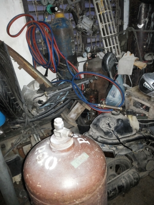 ขายถังแก๊สอซิธิลีน(ACITYLENE)ถังเปล่าสภาพดี ขายถังแก๊สอซิธิลีน(ACITYLENE)ถังเปล่าสภาพดี