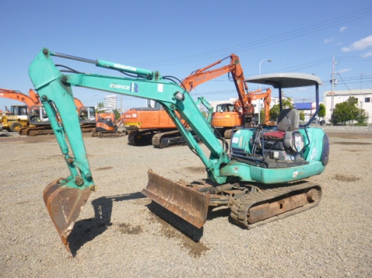 Komatsu PC35R-8 ปั้มนิ้ว ใบมีดดันปรับทิศทางได้ ถึงไทยเร็วๆนี้