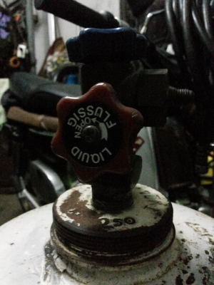 ขายถังใส่น้ำยาแอร์ ขายถังใส่น้ำยาแอร์