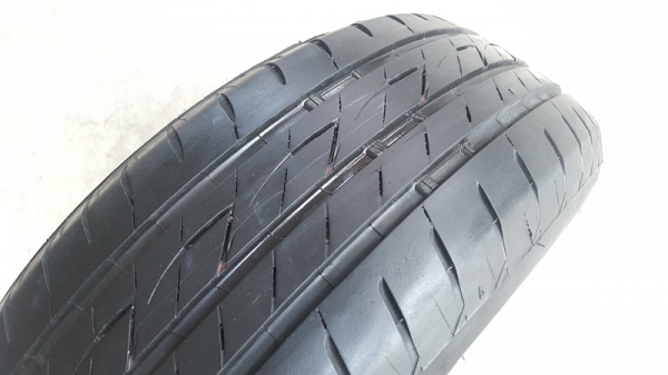ขายยาง195/60/15 ปี 14 BRIDGESTONE EP200  2 เส้น