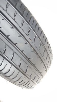 ขายยาง185/60/15 ปี 15 YOKOHAMA E70 4 เส้น ขายยาง185/60/15 ปี 15 YOKOHAMA E70 4 เส้น