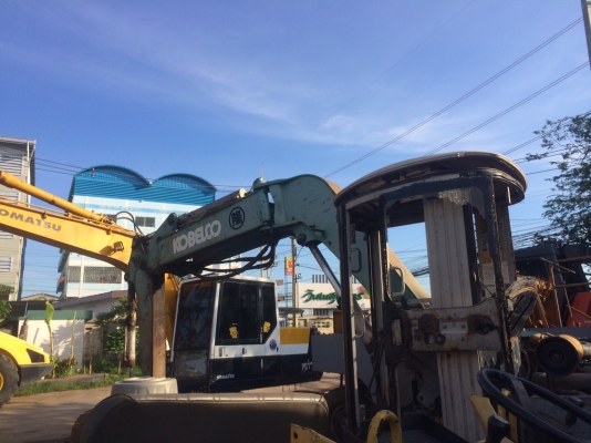 ขายด่วน แม็คโคร   KOBELCO 75HU สไลด์ บนล่าง เครื่องปั้มดี โซ่ช่วงล่างสวย รถทำงานคล่อง ปั้มนิ้ว คอลโทรลน้ำมัน รถพร้อมใช้งานทันที บอดี้ไม่ค่อยสวย แต่ทำงานปกติดีทุกอย่าง เอกสารสัญญาซื้อขาย