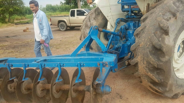 ฟ๊อตรุ่น6600T6 พร้อมเล่มทะเบียนชุดโอน อุปกรณ ผานหน้า หลัง เครื่องดีแน่น สภาพพร้อมไช้ เอกสารพร้อมโอน ราคาต่อลอง 0811336755 ภัทร