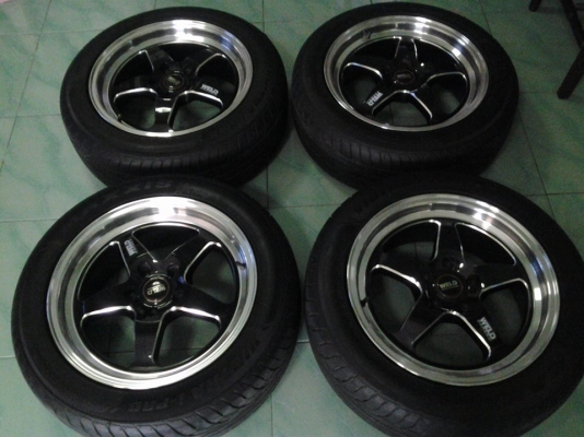 ปรับราคา แม็กWELD ขอบ17 5รู114 et 42  กว้าง7.5 พร้อมยางปี16ซื้อมือ1มาขายได้ขายเลยคับ