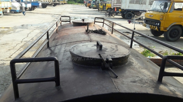 ถังน้ำตั้งพื้นหรือบนกระบะรถได้  ขนาดยาว 3.60 เมตร   ขนาดกว้าง  2.00 เมตร    ขนาดบรรจุ 6,000 ลิตร มี 3 ลูก