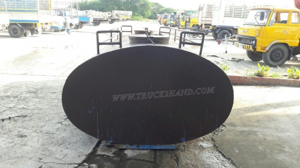 ถังน้ำตั้งพื้นหรือบนกระบะรถได้  ขนาดยาว 3.60 เมตร   ขนาดกว้าง  2.00 เมตร    ขนาดบรรจุ 6,000 ลิตร มี 3 ลูก