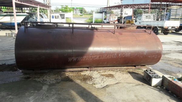 ถังน้ำตั้งพื้นหรือบนกระบะรถได้  ขนาดยาว 3.60 เมตร   ขนาดกว้าง  2.00 เมตร    ขนาดบรรจุ 6,000 ลิตร มี 3 ลูก