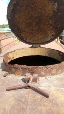 ถังน้ำตั้งพื้นหรือบนกระบะรถได้  ขนาดยาว 3.60 เมตร   ขนาดกว้าง  2.00 เมตร    ขนาดบรรจุ 6,000 ลิตร มี 3 ลูก