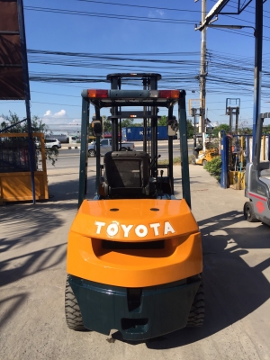 TOYOTA 7FD30 เครื่องดีเซล เสาสูง4เมตร งาเท สนใจติดต่อ083-062-0223(ปอน)