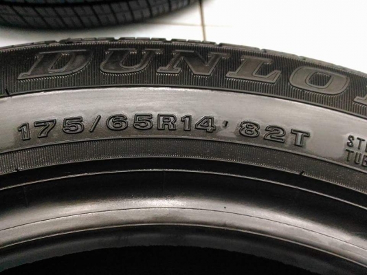 ขายยางถอดป้ายแดง Dunlop sp10  175 65 14 ผลิตปี 2016  ตุ่มอยู่ทุกเส้น ขายถูก ทั้งชุด 4,000 บาท NET ใส่ ถ่วง ฟรี เปลี่ยนจุ๊บใหม่ฟรี