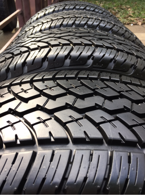 ยาง Yokohama 275 70 16 สิ้นปี13 ดอกเต็ม ไม่มีปะ ไม่มีแตกลายงา ใช้งานน้อย ราคาไม่แพง