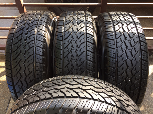 ยาง Yokohama 275 70 16 สิ้นปี13 ดอกเต็ม ไม่มีปะ ไม่มีแตกลายงา ใช้งานน้อย ราคาไม่แพง