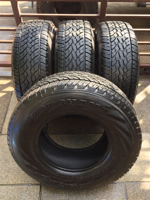 ยาง Yokohama 275 70 16 สิ้นปี13 ดอกเต็ม ไม่มีปะ ไม่มีแตกลายงา ใช้งานน้อย ราคาไม่แพง