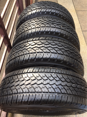 ยาง Yokohama 275 70 16 สิ้นปี13 ดอกเต็ม ไม่มีปะ ไม่มีแตกลายงา ใช้งานน้อย ราคาไม่แพง