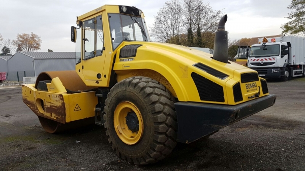 บด 26 ตัน BOMAG BOMAG BW226DH 0859049669 เก่ง NDT(T)