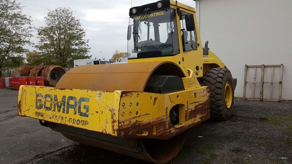 บด 26 ตัน BOMAG BOMAG BW226DH 0859049669 เก่ง NDT(T)