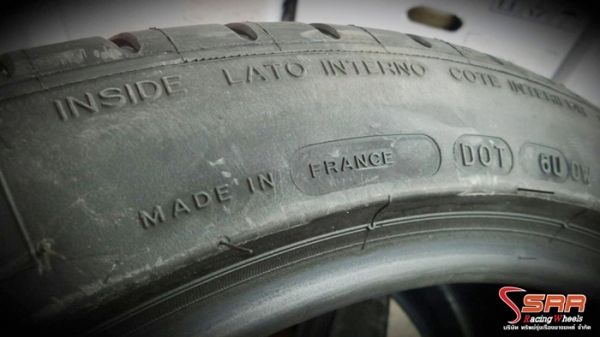MICHELIN PILOT SPORT 4 265/35R19 เส้นละ 15,500 บาท