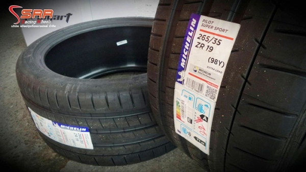 MICHELIN PILOT SPORT 4 265/35R19 เส้นละ 15,500 บาท