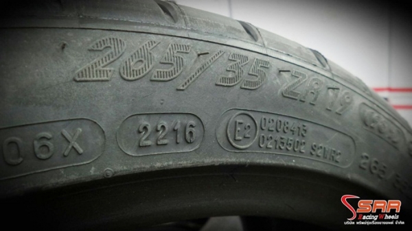 MICHELIN PILOT SPORT 4 265/35R19 เส้นละ 15,500 บาท