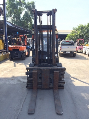 TCM FD30Z5 เครื่องดีเซล เกียร์ออโต้ เสาสูง4เมตร สนใจติดต่อ083-062-0223(ปอน) TCM FD30Z5 เครื่องดีเซล เกียร์ออโต้ เสาสูง4เมตร สนใจติดต่อ083-062-0223(ปอน)