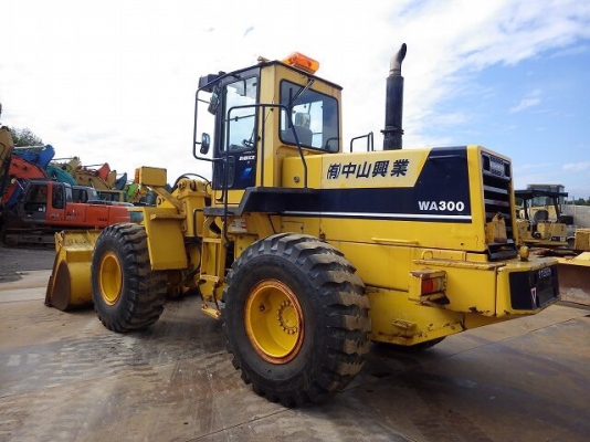 KOMATSU WA300-1 ซีเรียล 30,000 ญี่ปุ่นแท้ โทร.090-986-2521 อ๊อบ