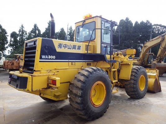 KOMATSU WA300-1 ซีเรียล 30,000 ญี่ปุ่นแท้ โทร.090-986-2521 อ๊อบ