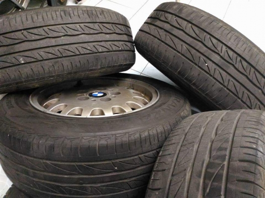 ล้อ BMW ขอบ 15(5H120) ใส่ ซีรี่ส์ 3 พร้อมยาง Bridgestone 205 60 15 ปลิตปี 2011 ดอกหนา วิ่งใช้งานได้ ลูกค้าฝากขาย ทั้งชุด 3,800