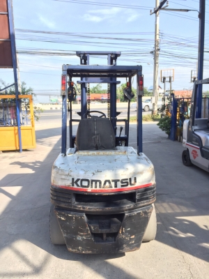 KOMATSU FD30-11 เครื่องดีเซล เกียร์ธรรมดา เสาสูง4เมตร สนใจติดต่อ083-062-0223(ปอน) KOMATSU FD30-11 เครื่องดีเซล เกียร์ธรรมดา เสาสูง4เมตร สนใจติดต่อ083-062-0223(ปอน)