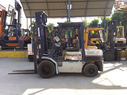 KOMATSU FD30-11 เครื่องดีเซล เกียร์ธรรมดา เสาสูง4เมตร สนใจติดต่อ083-062-0223(ปอน)