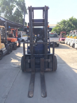 KOMATSU FD30-11 เครื่องดีเซล เกียร์ธรรมดา เสาสูง4เมตร สนใจติดต่อ083-062-0223(ปอน) KOMATSU FD30-11 เครื่องดีเซล เกียร์ธรรมดา เสาสูง4เมตร สนใจติดต่อ083-062-0223(ปอน)