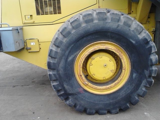 รถตักล้อยาง KOMATSU รุ่น WA 400-3 รถตักล้อยาง KOMATSU รุ่น WA 400-3