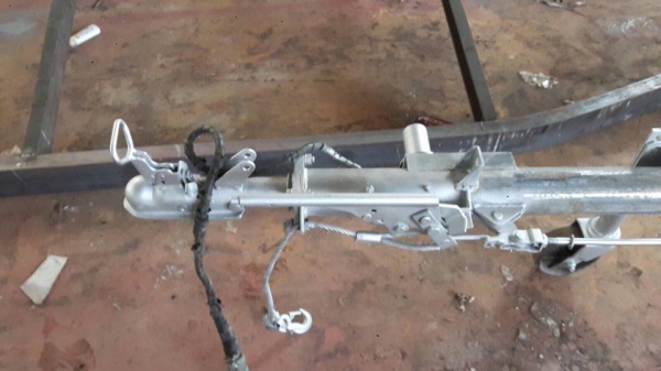 ขายเทเลอร์นอกใส่เรือ17ถึง20ฟุต มีเบรคและกันกระแทกครับ ขาย36000บาท